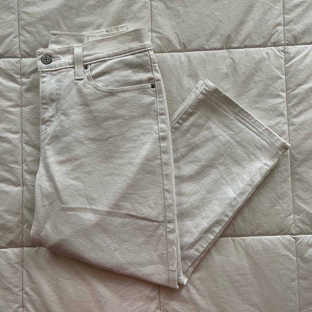 Levi’s White Cropped Jeans